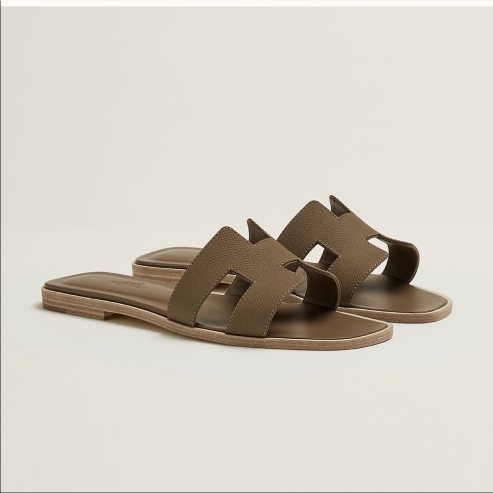 Authentic Hermes Oran Sandal Size 36.5. Worn a couple times